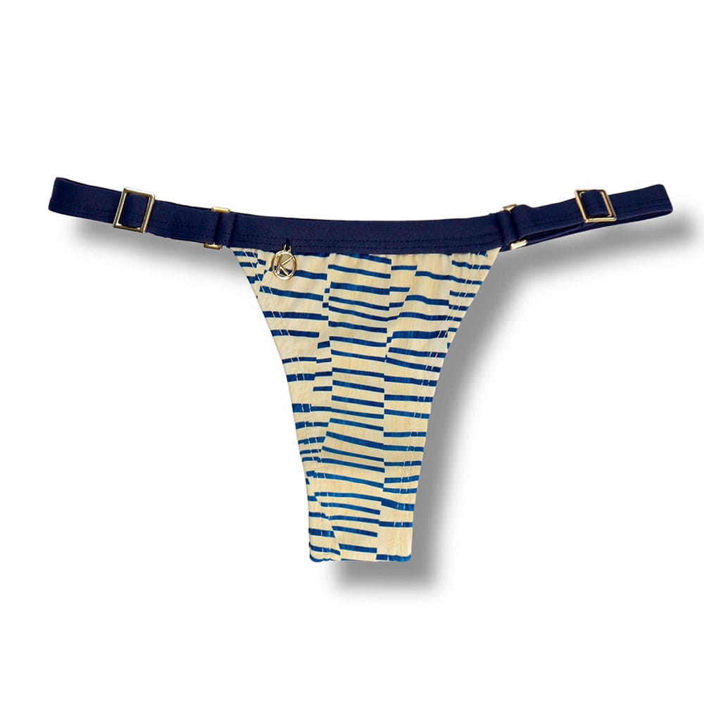 Tanga Fany Mareia | Biquíni Estampado Semi Fio Marquinha de Fita | Regulável | Detalhe Azul Marinho