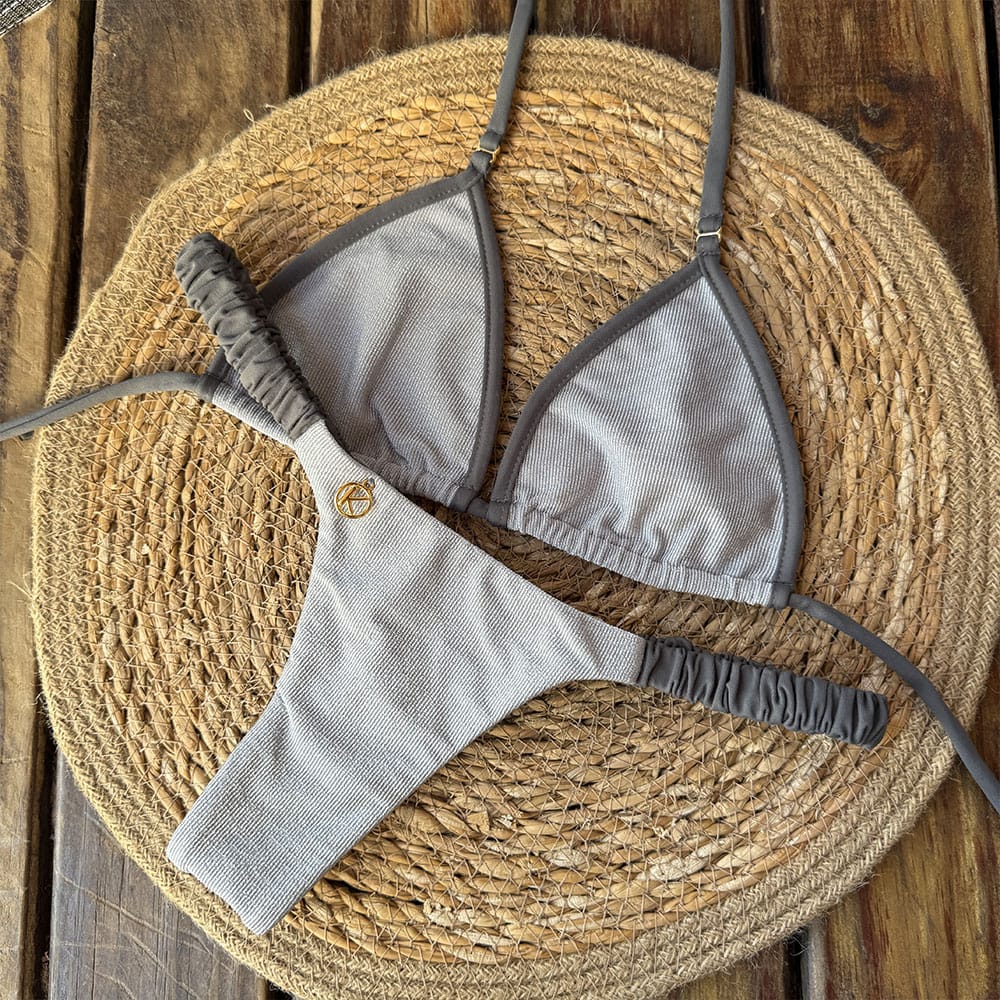 Conjunto de biquíni Frufru Croma | Top Mila + Tanga Flora | Top Micro Cortininha sem Bojo | Tanga Elástico Frufru Fio Dental