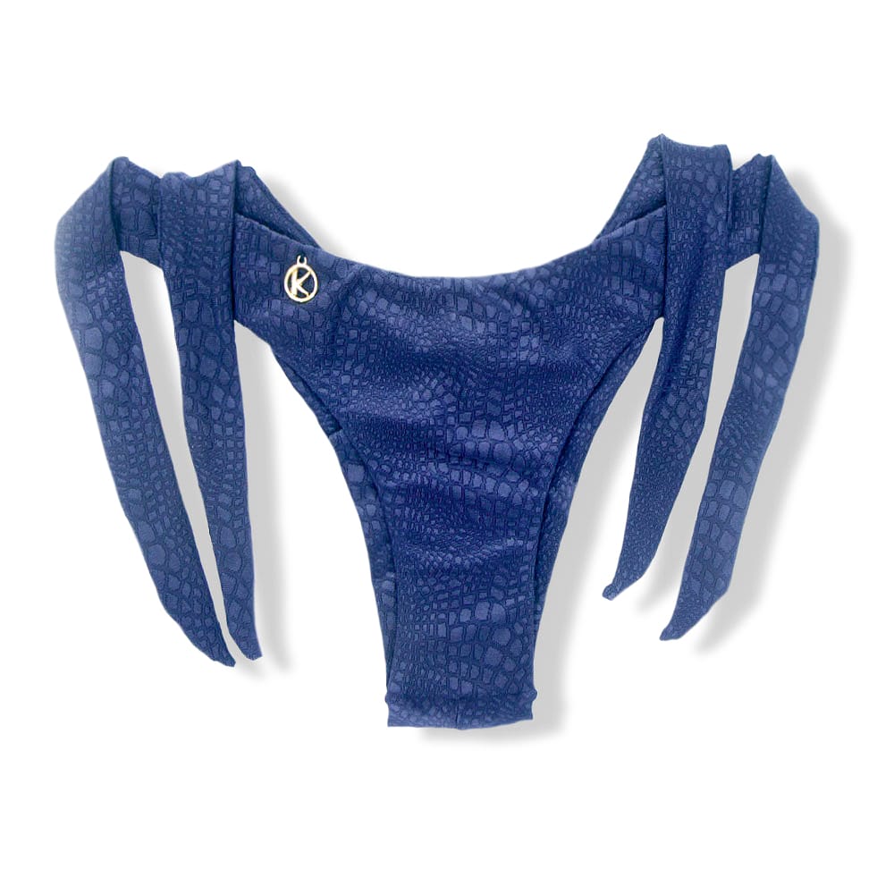 Tanga Mora Crocô Marine | Biquíni Azul Fio Duplo | Empina Bumbum | Amarração Lateral Larga | Tecido Texturizado Semibrilho