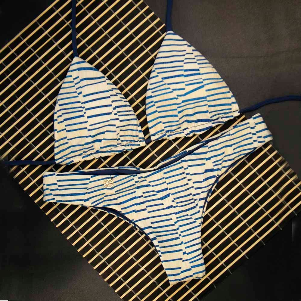 Conjunto de Biquíni Mareia com a Combinação Azul Marinho | Top Lua + Tanga Isa