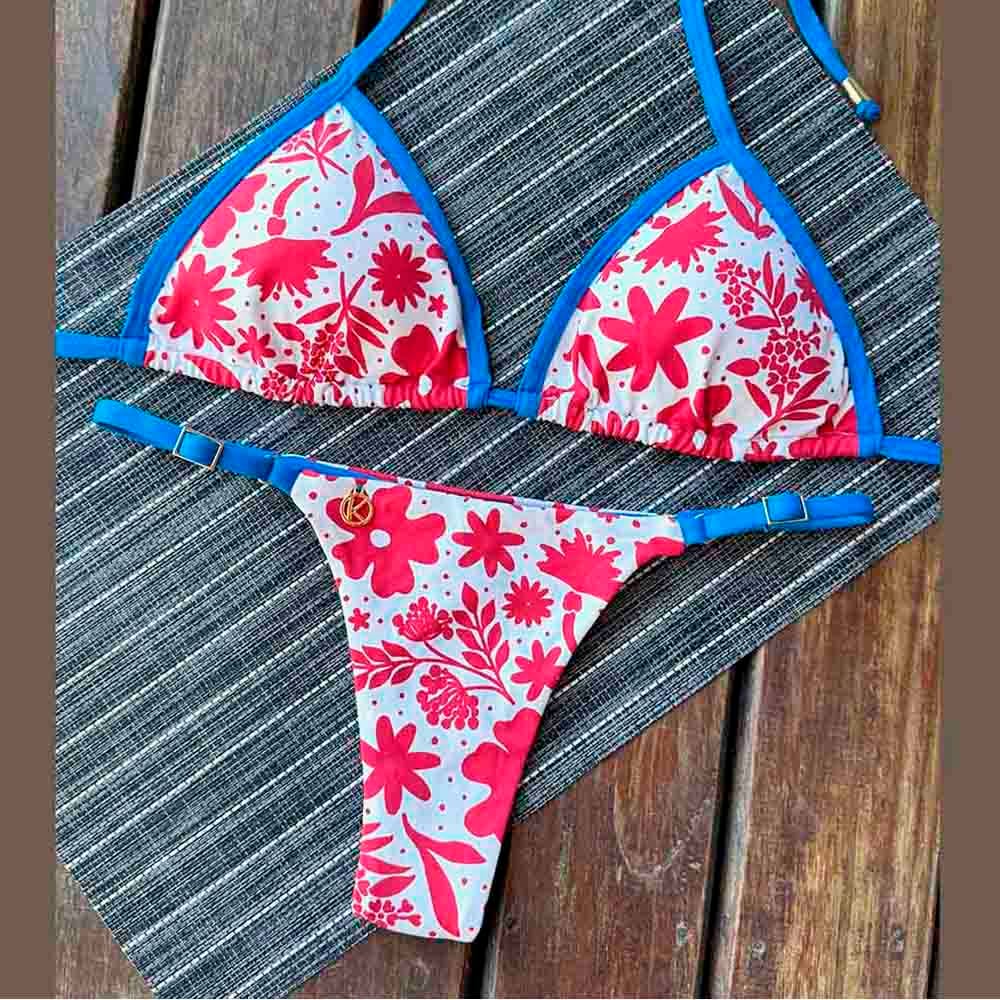 Conjunto Scarlet | Top Mara + Tanga Mia | Top Cortininha com Abertura para Bojo | Tanga Marquinha de Fita | Biquíni Estampado