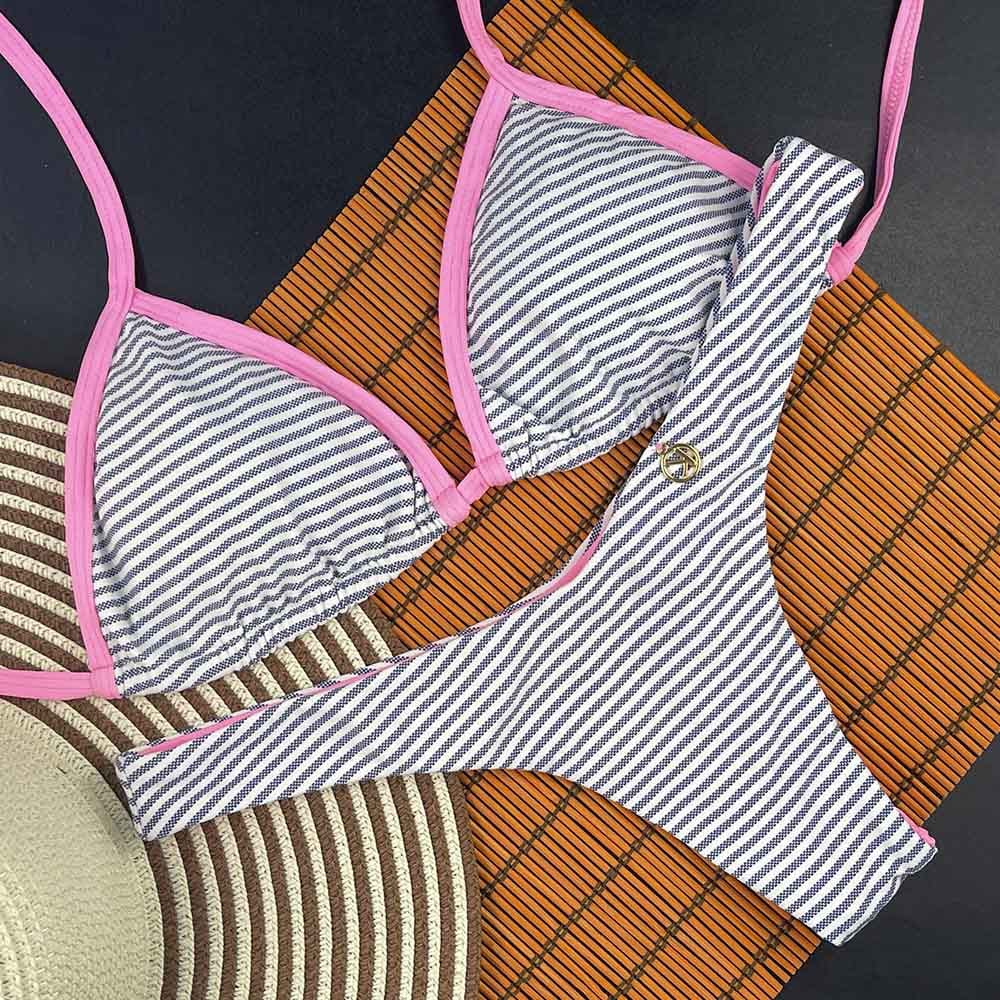 Conjunto de Biquíni Denim com a combinação Rosa Iogurte | Top Mara + Tanga Eva | Tradicional Asa Delta | Tanga dupla face | Top cortininha com abertura para bojo