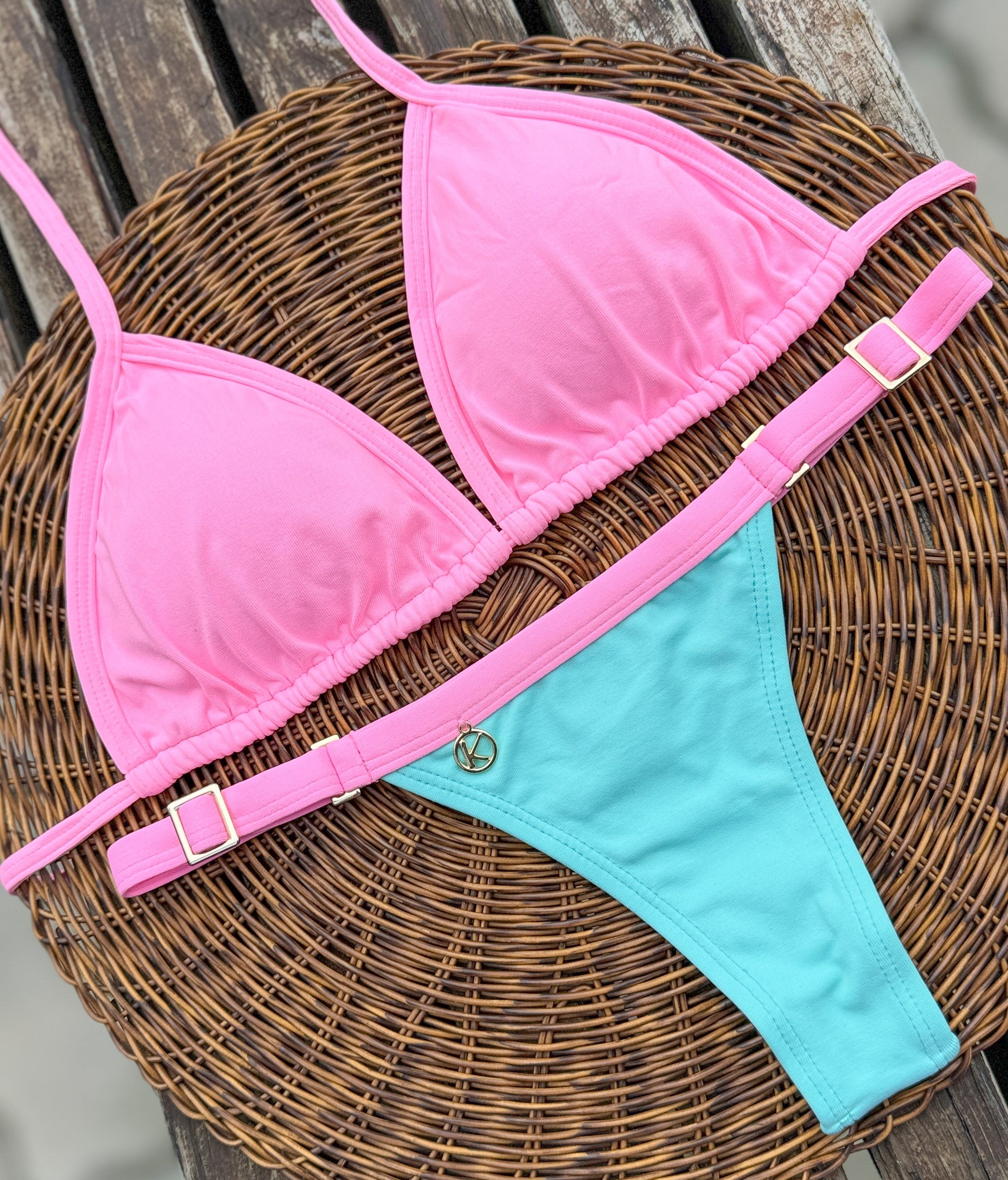 Conjunto de Biquíni Bicolor Verde Mint e Rosa Iogurte | Top Mara + Tanga Fany | Top Cortininha com Abertura para Bojo na Cor Rosa | Tanga Fita Bicolor que deixa marca de bronze linda