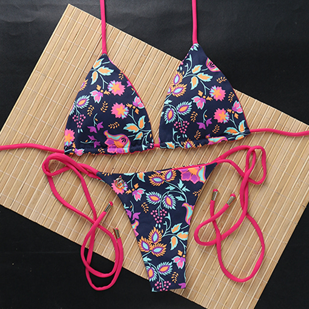 Conjunto de Biquíni Estampado Bosque | Top Lua + Tanga Cora | Top Dupla Face com Bojo Embutido | Tanga Dupla Face com Laço Fio Dental | Reversível na cor Pink